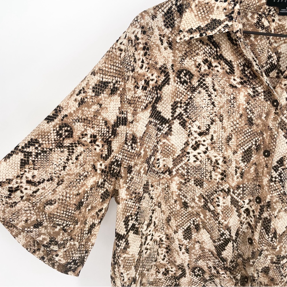 Sanctuary Snakeskin Boxy Front Tie Button Down Blouse Brown Medium - Picture 3 of 9